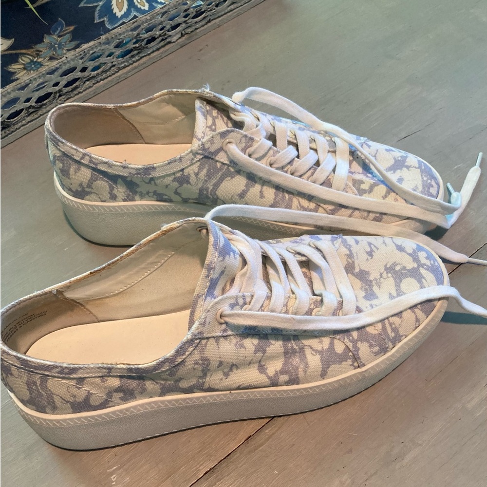 Open Edit Women’s Platform Sneakers Size 9M